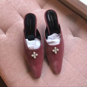 🆕 Dorateymur Groupie Pearl Velvet Mules Heels 36